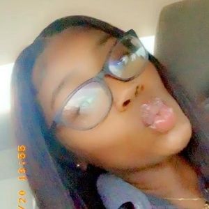 Meet your Posher, Candace